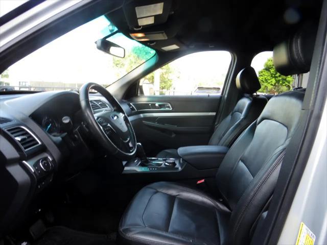 Photo of 2016 Silver Ford Explorer