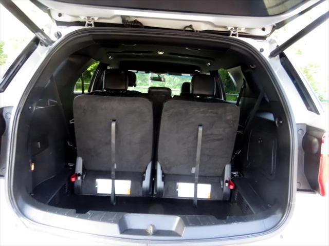 Photo of 2016 Silver Ford Explorer