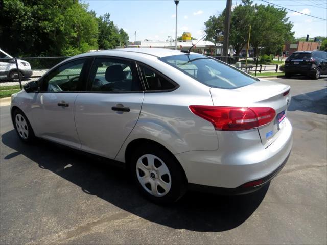 Photo of 2015 Silver Ford Focus