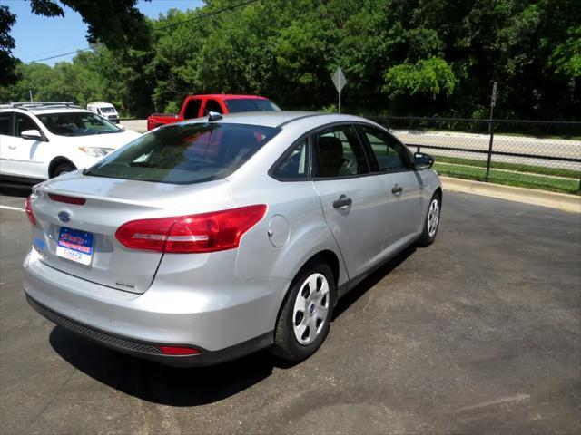 Photo of 2015 Silver Ford Focus