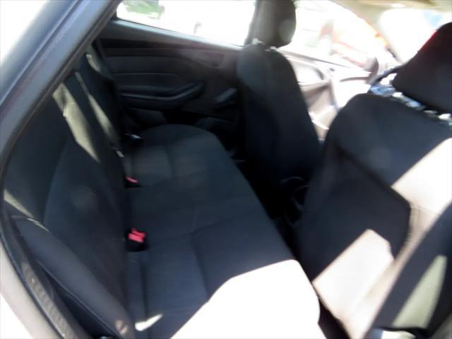Photo of 2015 Silver Ford Focus