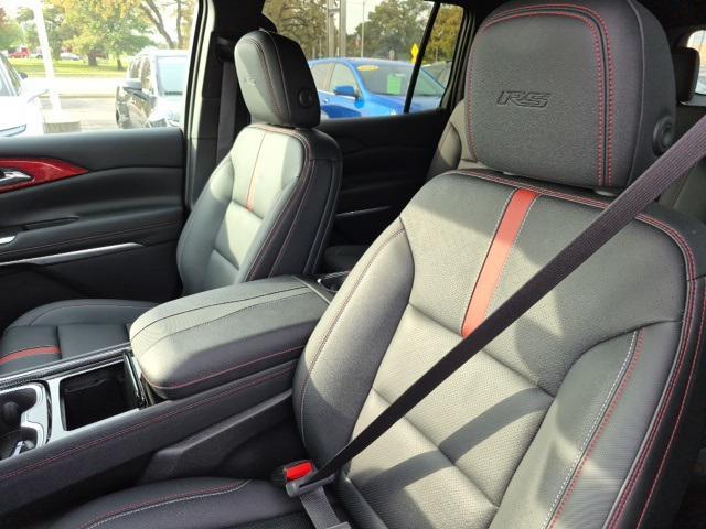 Photo of 2024 Mosaic Black Metallic Chevrolet Traverse