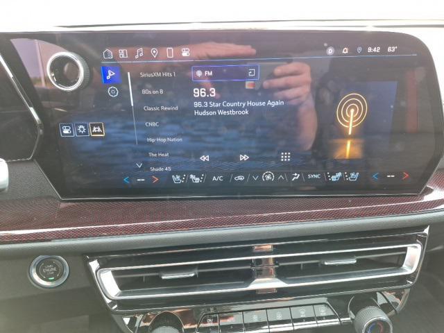 Photo of 2024 Mosaic Black Metallic Chevrolet Traverse