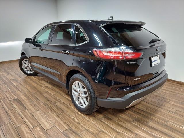 Photo of 2023 AGATE BLACK METALLIC Ford Edge
