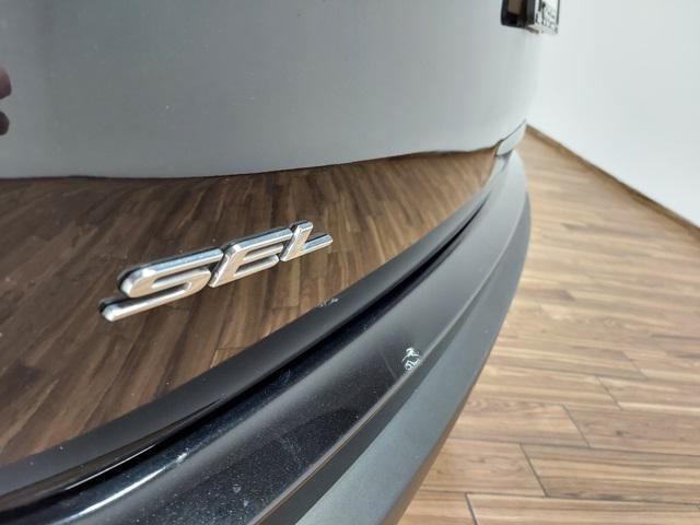 Photo of 2023 AGATE BLACK METALLIC Ford Edge