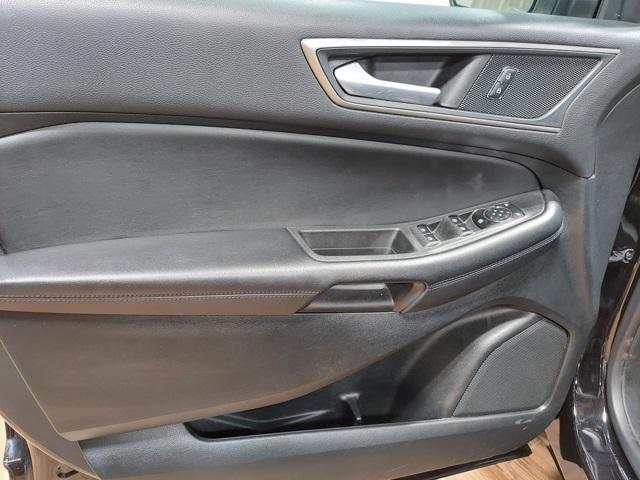 Photo of 2023 AGATE BLACK METALLIC Ford Edge