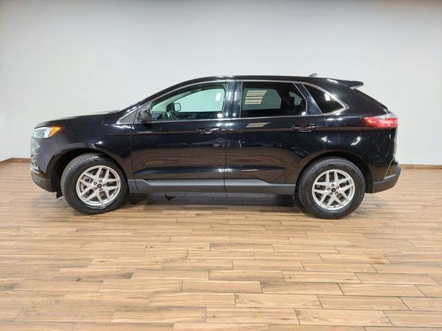 Photo of 2023 AGATE BLACK METALLIC Ford Edge