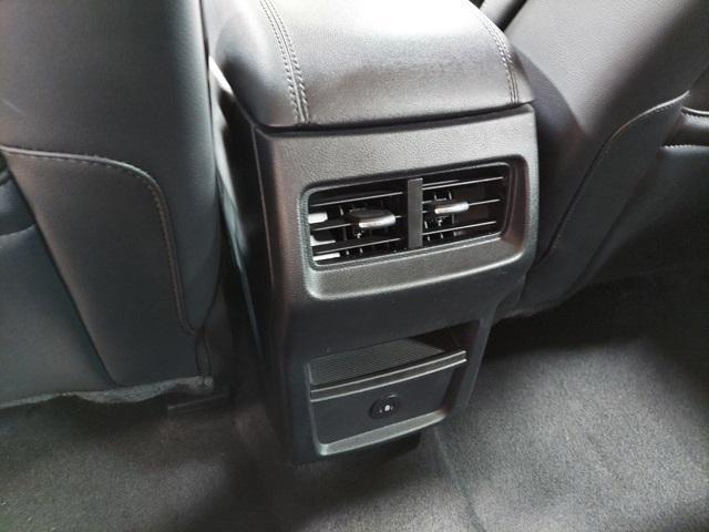 Photo of 2023 AGATE BLACK METALLIC Ford Edge