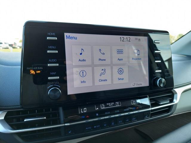 Photo of 2021 Blizzard Pearl Toyota Sienna
