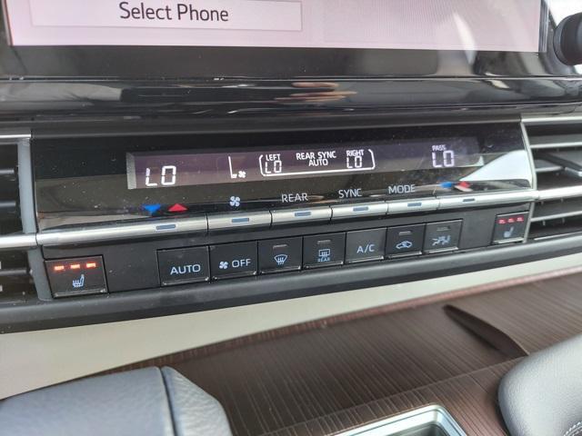 Photo of 2021 Blizzard Pearl Toyota Sienna