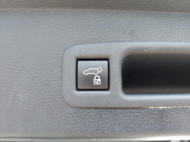 Photo of 2021 Blizzard Pearl Toyota Sienna