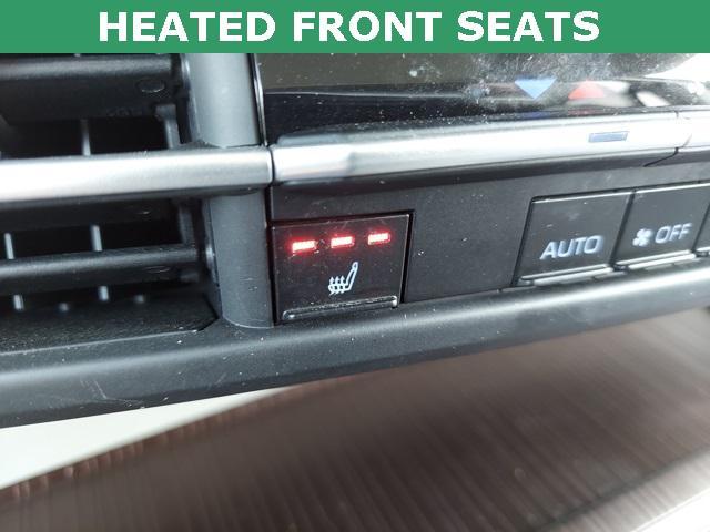 Photo of 2021 Blizzard Pearl Toyota Sienna