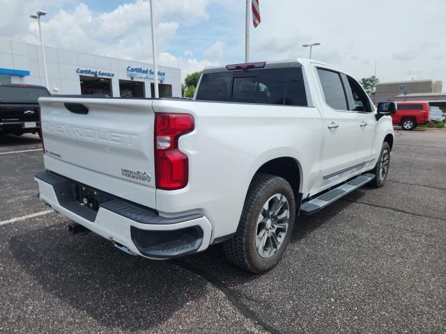Photo of 2023 Iridescent Pearl Tricoat Chevrolet Silverado 1500