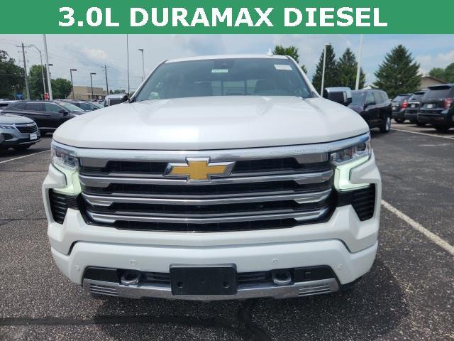 Photo of 2023 Iridescent Pearl Tricoat Chevrolet Silverado 1500