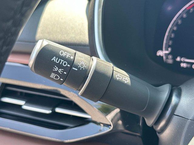 Photo of 2024 White Acura MDX
