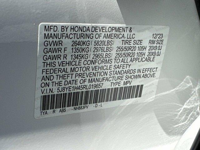 Photo of 2024 White Acura MDX