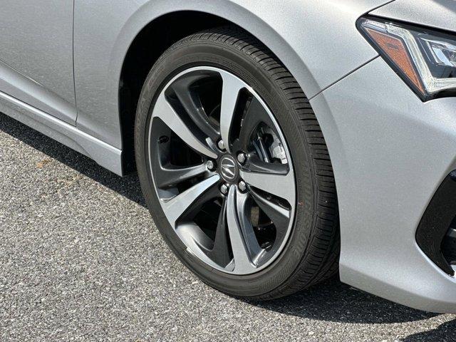 Photo of 2025 LUNAR SILVR MET Acura TLX