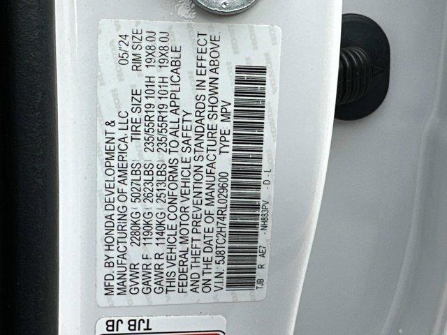Photo of 2024 White Acura RDX