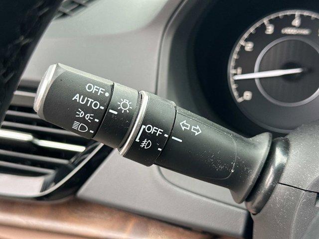 Photo of 2024 White Acura RDX