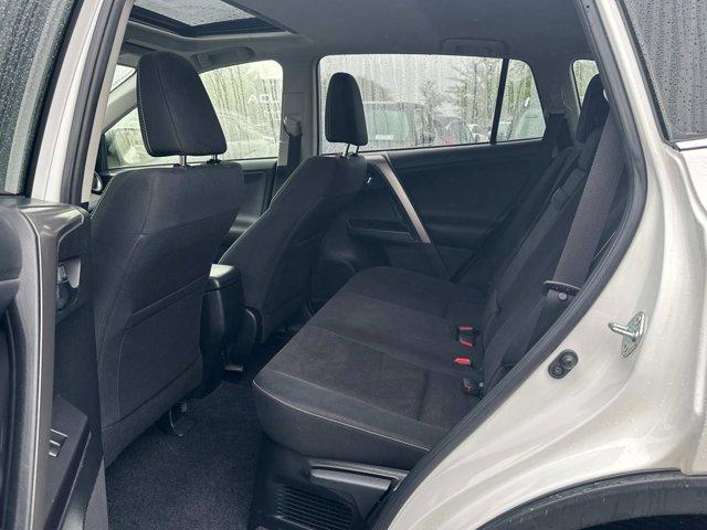 Photo of 2017 SUPER WHITE Toyota RAV4 Hybrid