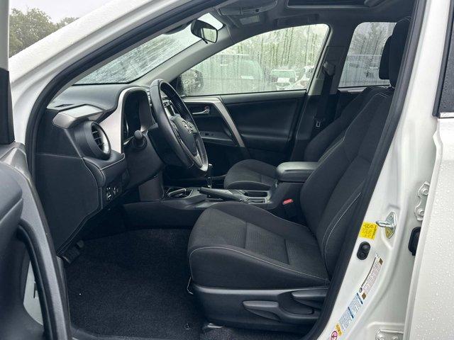 Photo of 2017 SUPER WHITE Toyota RAV4 Hybrid