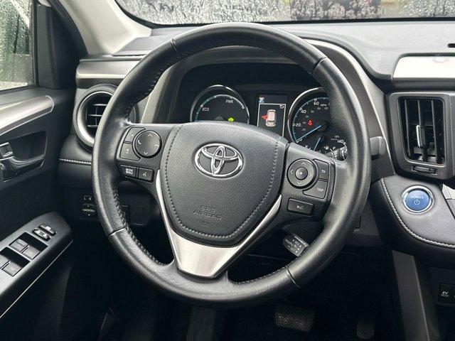 Photo of 2017 SUPER WHITE Toyota RAV4 Hybrid