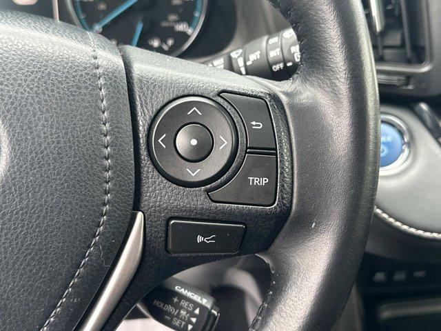 Photo of 2017 SUPER WHITE Toyota RAV4 Hybrid