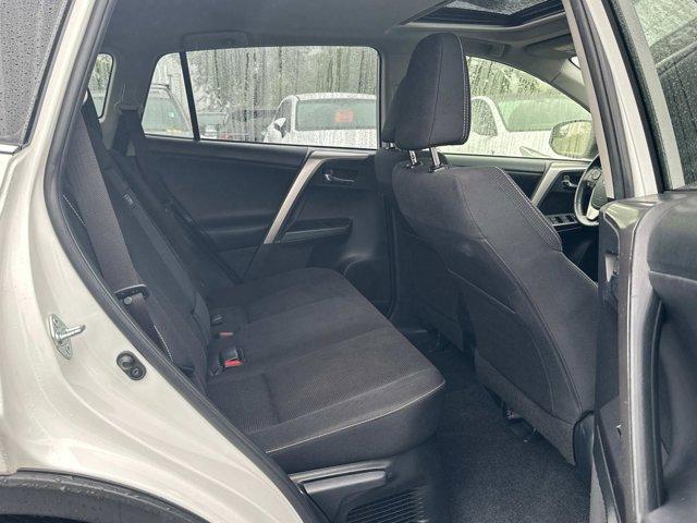 Photo of 2017 SUPER WHITE Toyota RAV4 Hybrid