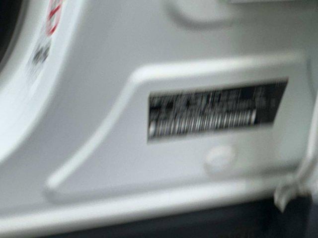 Photo of 2017 SUPER WHITE Toyota RAV4 Hybrid