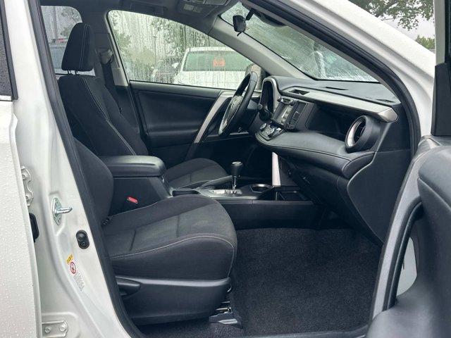 Photo of 2017 SUPER WHITE Toyota RAV4 Hybrid