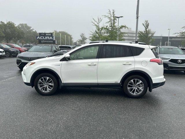 Photo of 2017 SUPER WHITE Toyota RAV4 Hybrid