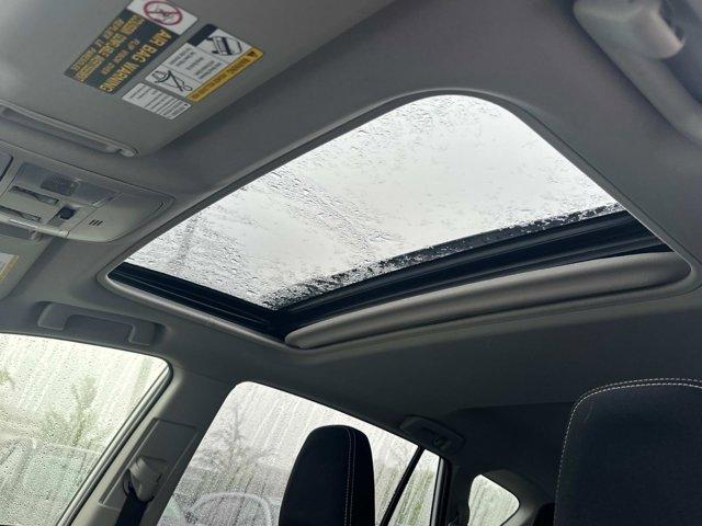 Photo of 2017 SUPER WHITE Toyota RAV4 Hybrid