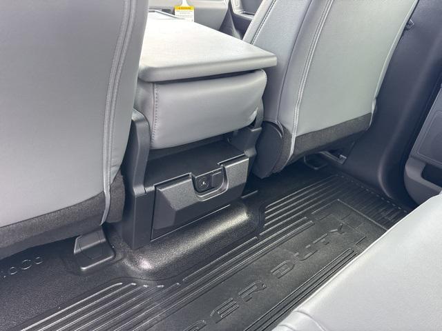 Photo of 2025 Oxford White Ford F-350