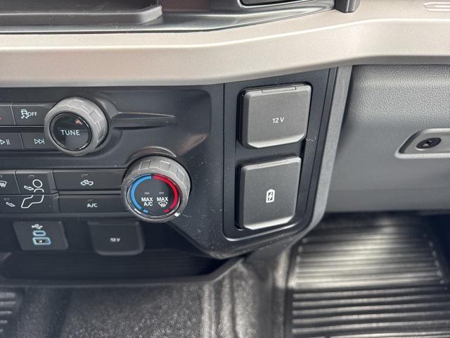 Photo of 2025 Oxford White Ford F-350
