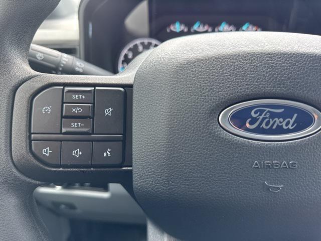 Photo of 2025 Oxford White Ford F-350
