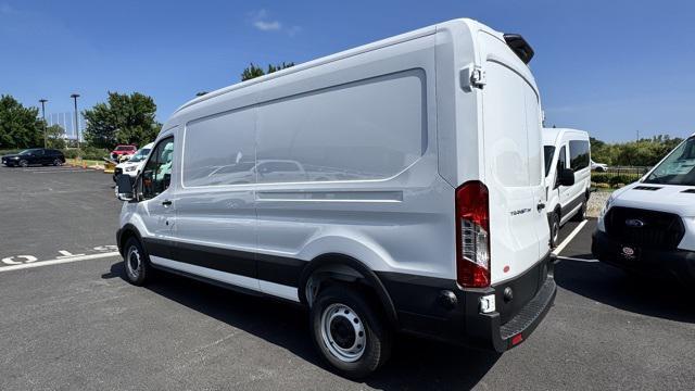 Photo of 2025 Oxford White Ford Transit-250