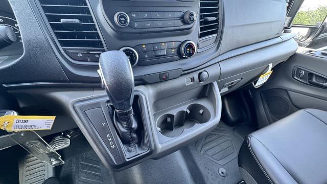 Photo of 2025 Oxford White Ford Transit-250