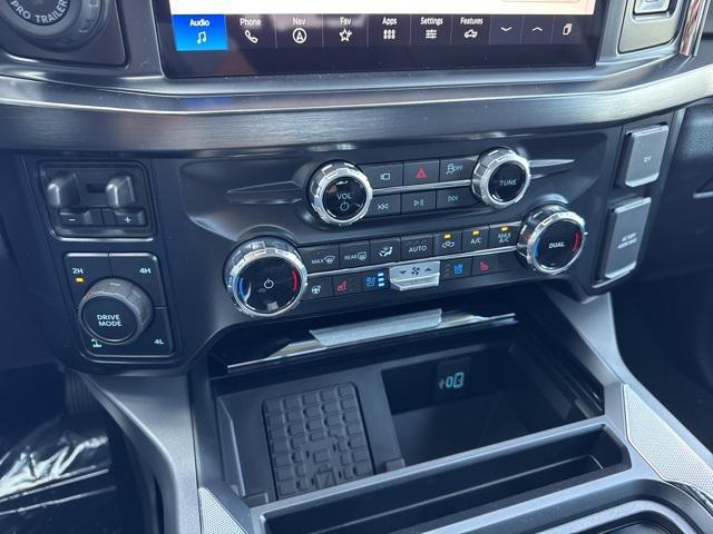 Photo of 2025 Antimatter Blue Metallic Ford F-250