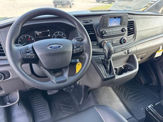 Photo of 2025 Oxford White Ford Transit-250
