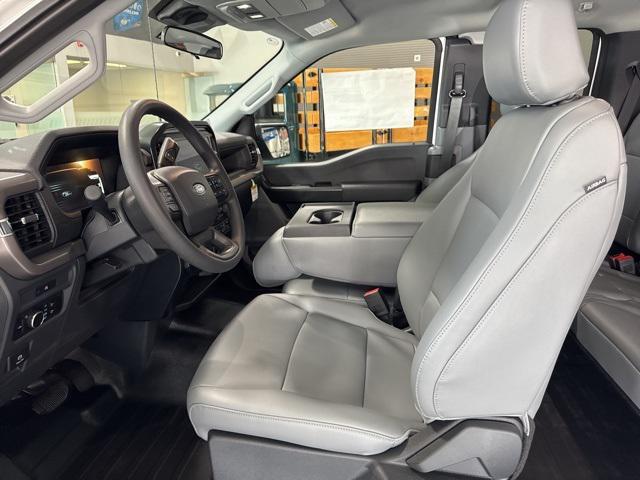 Photo of 2025 Oxford White Ford F-150