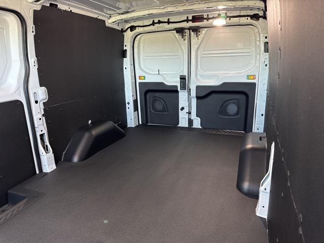 Photo of 2025 Oxford White Ford Transit-250