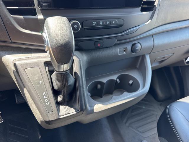 Photo of 2025 Oxford White Ford Transit-250