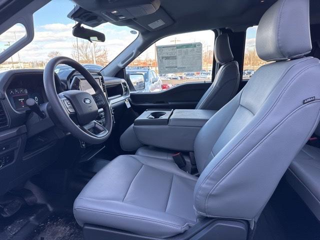 Photo of 2025 Oxford White Ford F-150