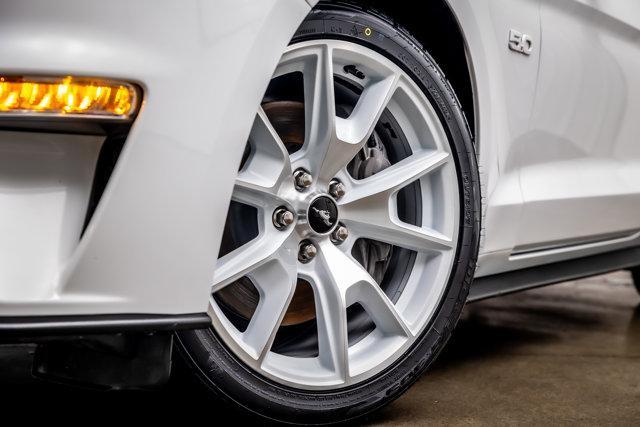 Photo of 2022 Oxford White Ford Mustang