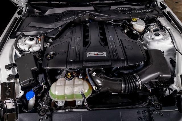 Photo of 2022 Oxford White Ford Mustang