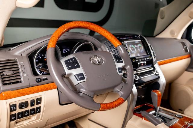 Photo of 2013 Black Toyota Land Cruiser