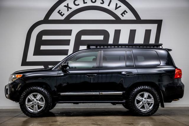 Photo of 2013 Black Toyota Land Cruiser