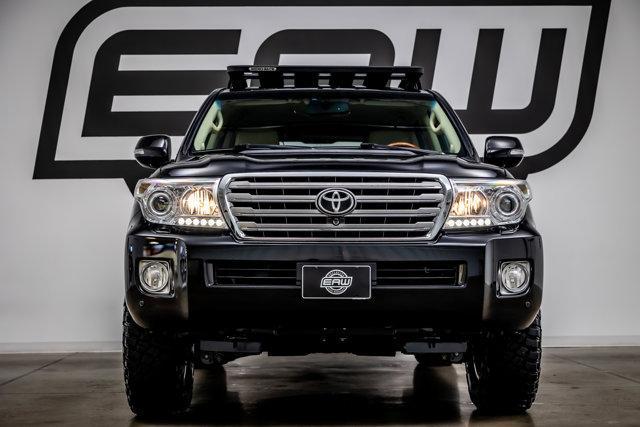 Photo of 2013 Black Toyota Land Cruiser