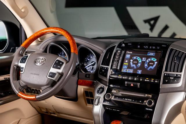 Photo of 2013 Black Toyota Land Cruiser