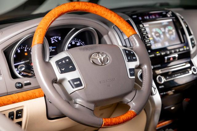 Photo of 2013 Black Toyota Land Cruiser